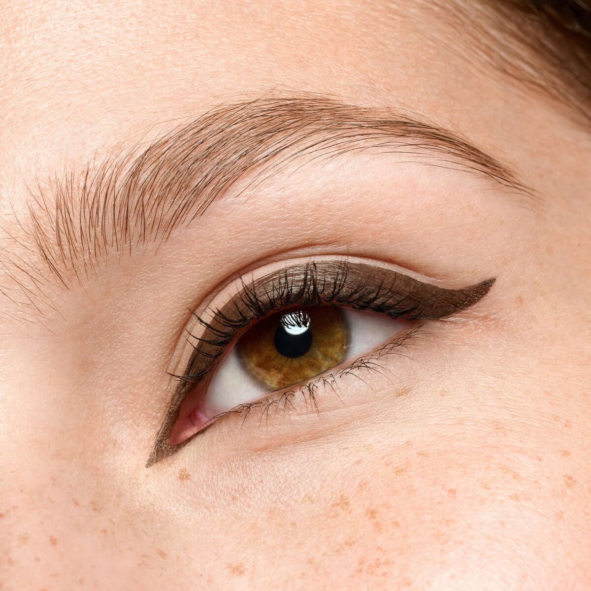 V2HDE1B2725B4F0BEAE075A37F5FB590AA0R7435131P6